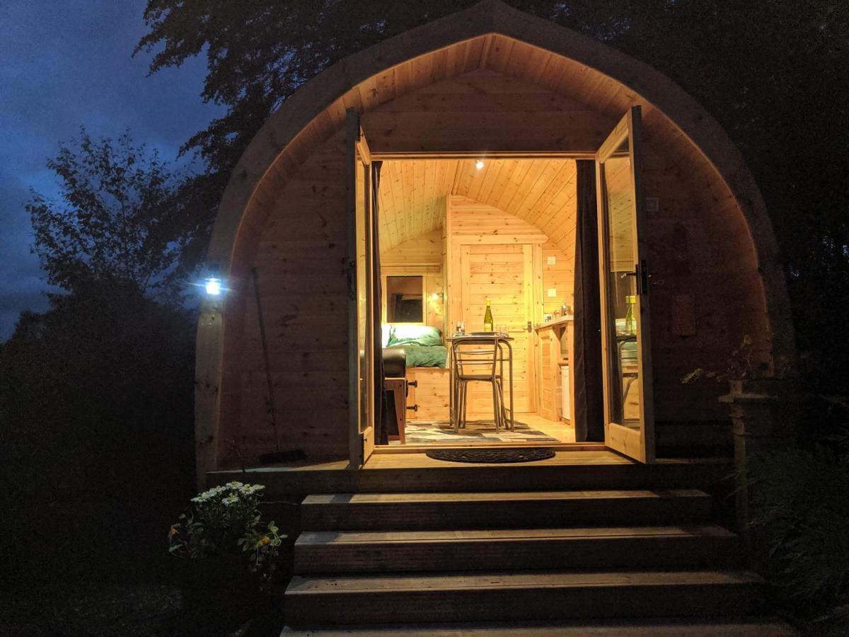 Glentruim Homestay B&B And Glamping Pods 뉴턴모어 외부 사진